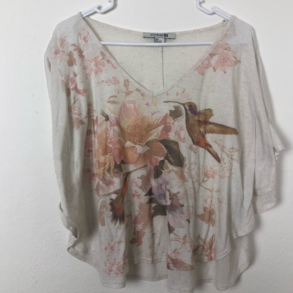 ✨Forever 21 Humming Bird Poncho Top✨ - Picture 1 of 4